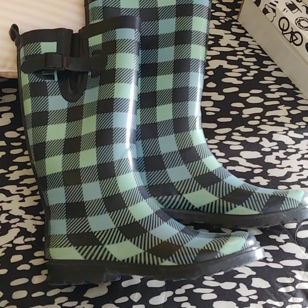 Rain boots size 10